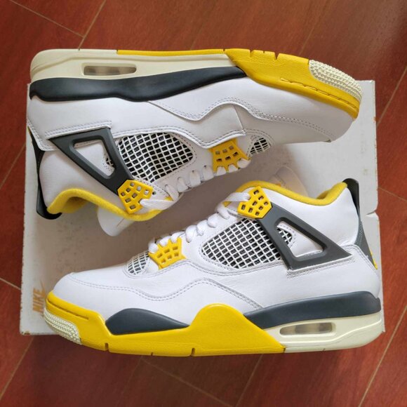 Womens Jordan 4 Retro - Vivid Sulfur - Picture 1 of 7